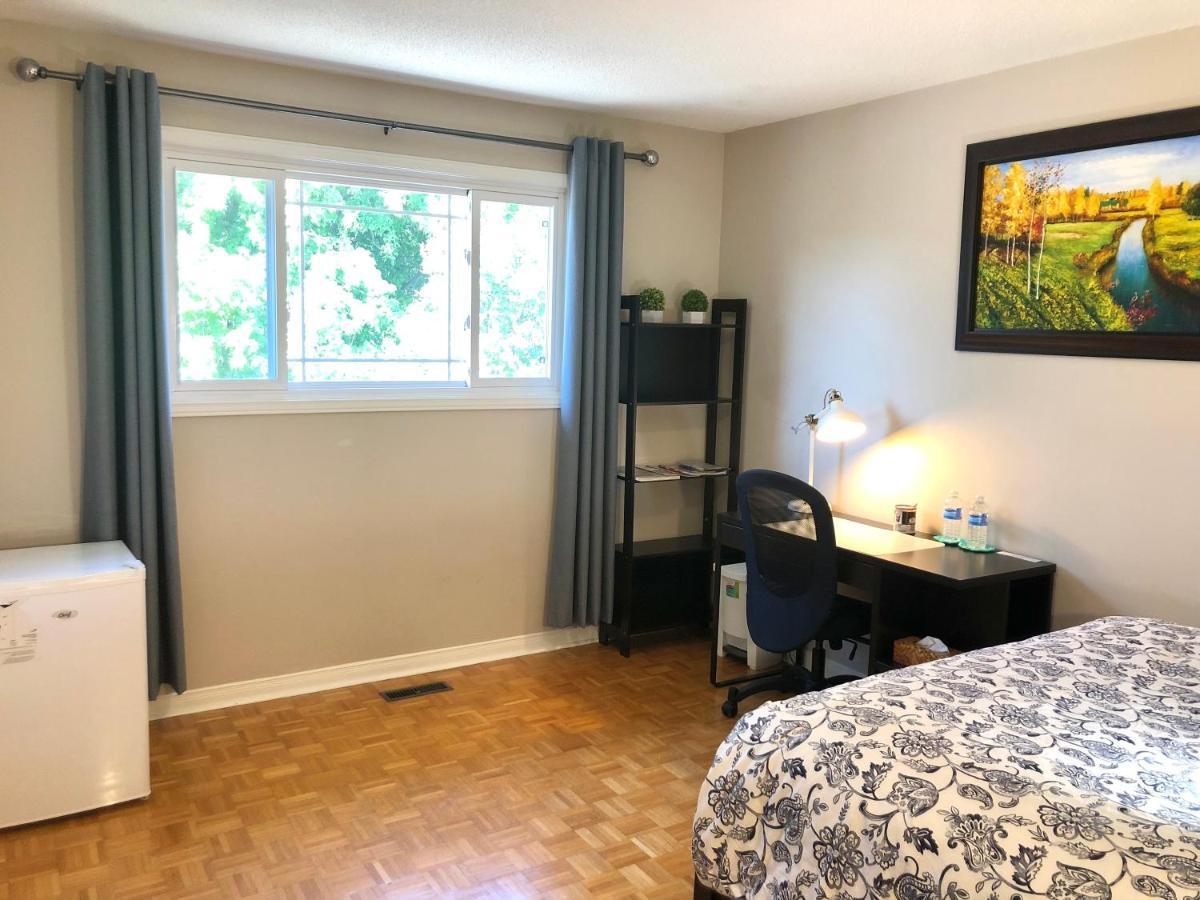 Comfort Rooms Near Toronto Airport มิสซิสซอกา ภายนอก รูปภาพ